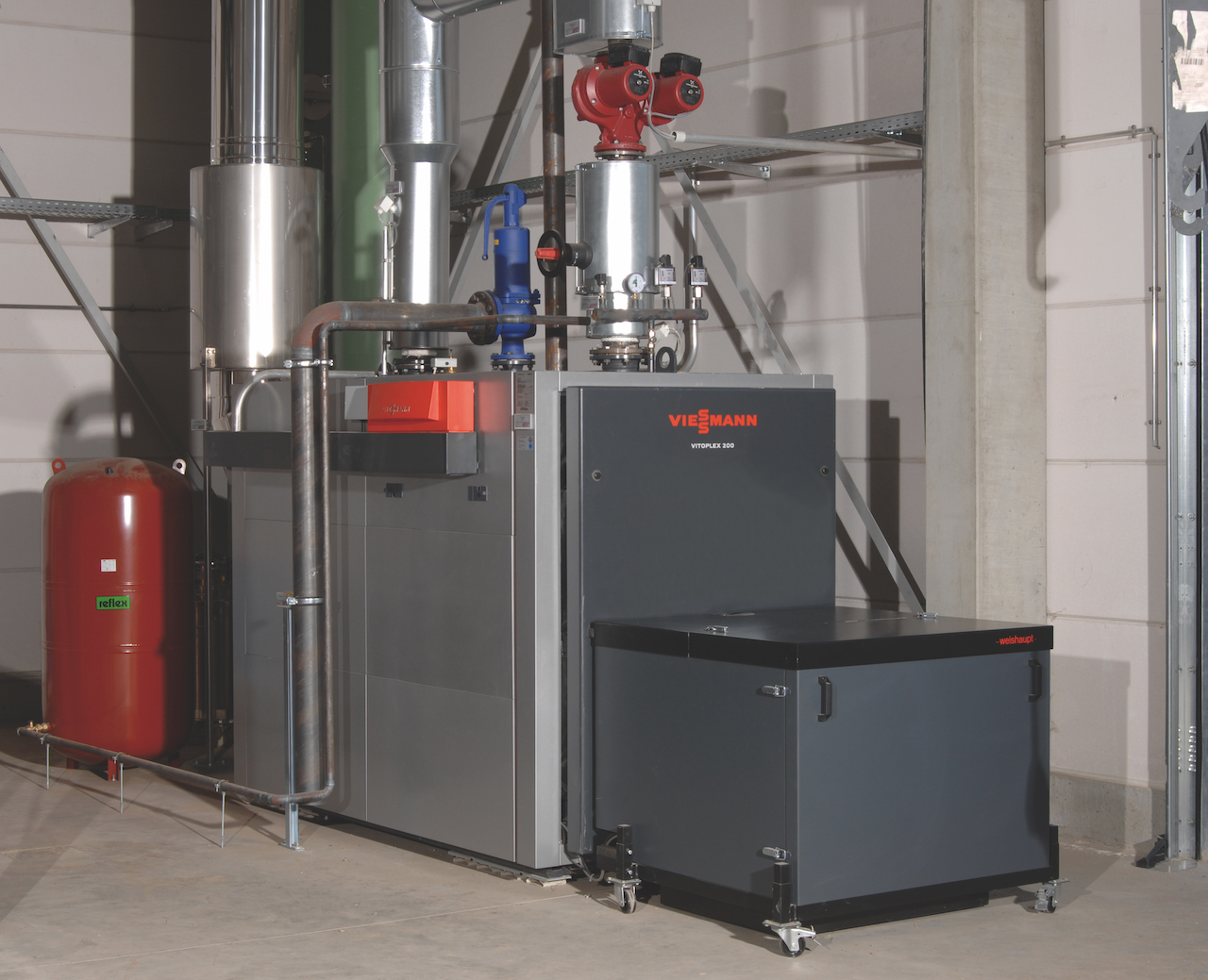 Установленные в теплогенераторных агрегаты Viessmann Vitoplex повысили надёжность теплоснабжения комплекса без нанесения ущерба окружающей среде. 