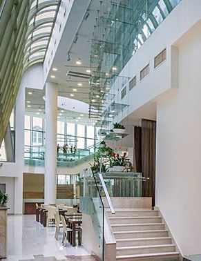 В 2019 году в бизнес-пространстве «Романов Двор» произошли новаторские перемены как в концепции развития, так и качестве управления зданием.